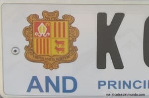 Matrícula de coche de Andorra con escudo