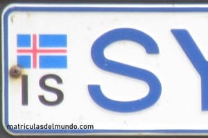 Matrícula de coche de Islandia con bandera
