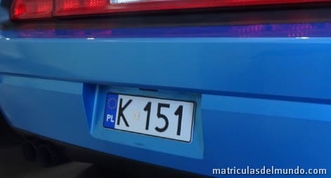 Matrícula de coche polaca K con formato reducido americano