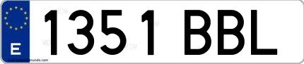 Ejemplo de matrícula española 1351 BBL