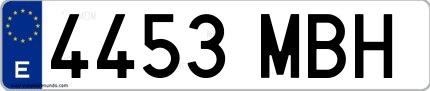 Ejemplo de matrícula española 4453 MBH