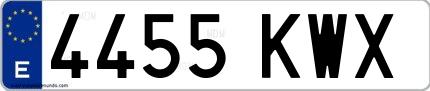 Ejemplo de matrícula española 4455 KWX