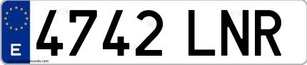Ejemplo de matrícula española 4742 LNR