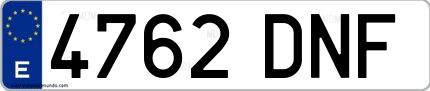 Ejemplo de matrícula española 4762 DNF