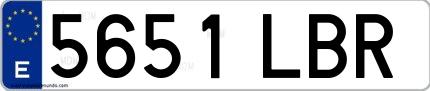 Ejemplo de matrícula española 5651 LBR