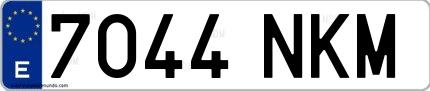 Ejemplo de matrícula española 7044 NKM