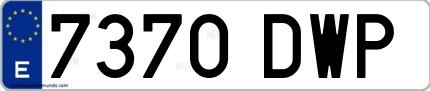 Ejemplo de matrícula española 7370 DWP