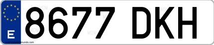Ejemplo de matrícula española 8677 DKH