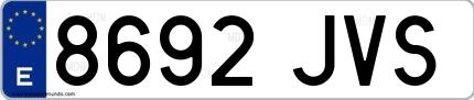 Ejemplo de matrícula española 8692 JVS