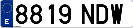 Ejemplo de matrícula de coche ordinaria 8819 NDW