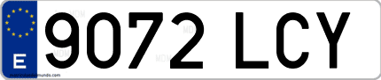Ejemplo de matrícula de coche ordinaria 9072 LCY