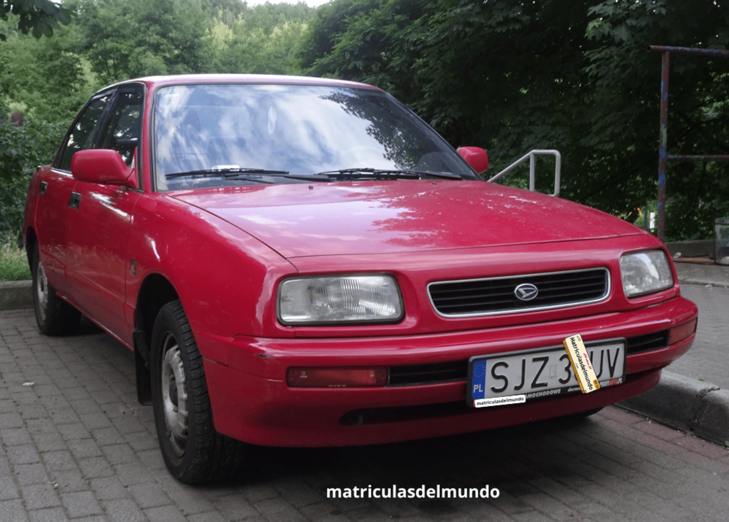 Foto real de matrícula sistema ordinario del Daihatsu Applause registrada en Polonia