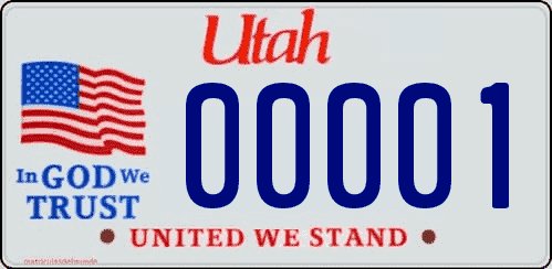 Matrícula de coche Utah en fondo blanco para creyentes IN GOD WE TRUST Matrícula de coche americana de Utah actual para creyente en Dios y con bandera