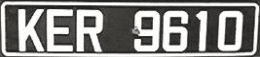 Antigua matrícula de coche de las Islas Kerguelen con letras KER al principio