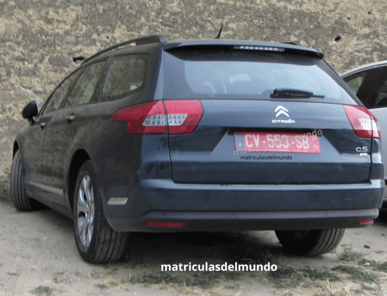 Ejemplo de matrícula de importación temporal roja francesa