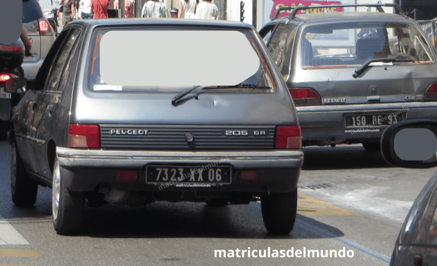 Matrícula de peugeot 205