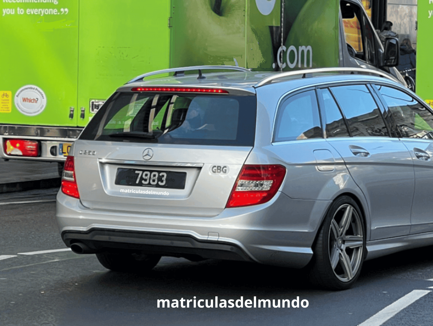 Ejemplo de coche actual Mercedes de Guernsey