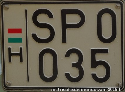 matricula vehiculo deportivo hungaro cuadrada square