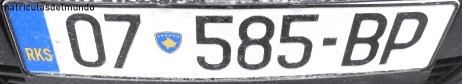 Matrícula de coche de Kosovo con el código regional 07