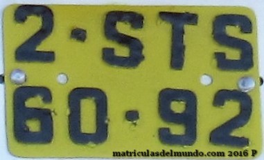 Matrícula de ciclomotor portugués con fondo amarillo hasta 2006
