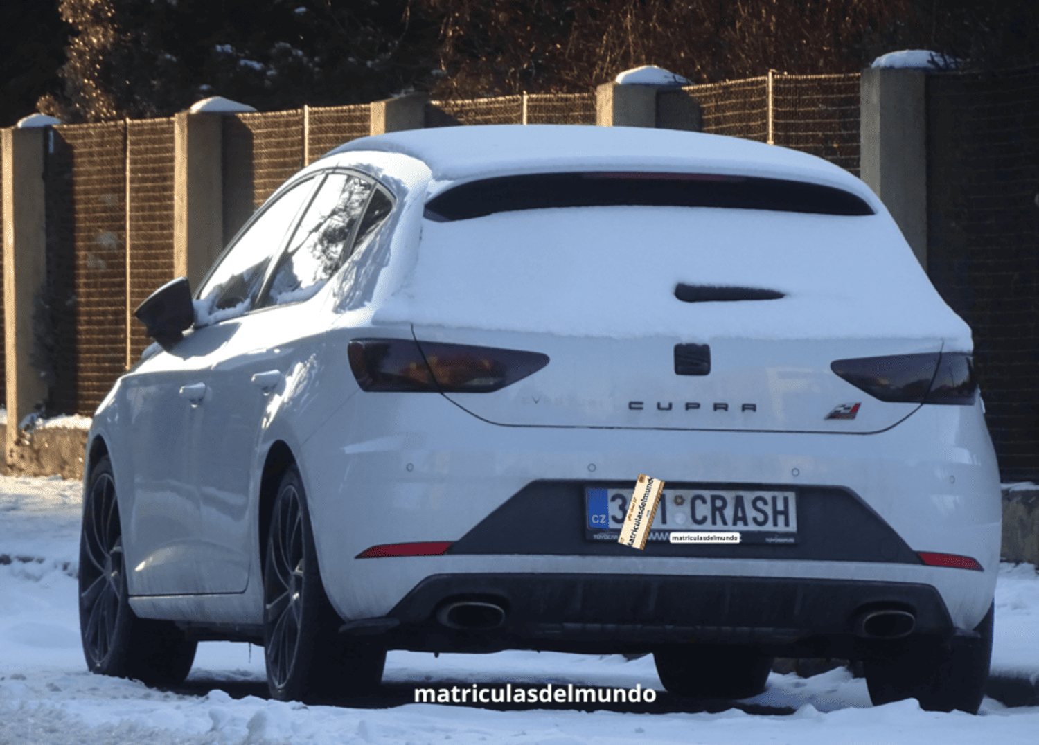 Seat Ibiza con matrícula personalizada de República Checa 321 CRASH