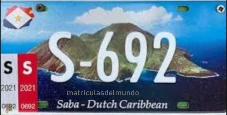 Ejemplo de antigua matrícula de coche de la Isla de Saba para vehículo ordinario Antigua matrícula de Saba con diseño de isla de fondo y numeros 692
