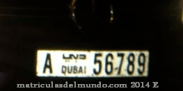 Matrícula de coche de Emiratos Árabes Unidos actual con código UAE